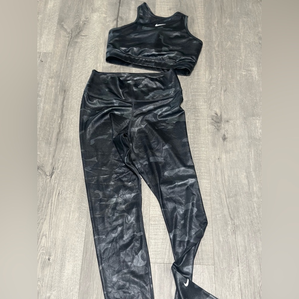 Nike sports bra and tight set